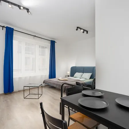 Brandnew Tranquil With Free Parking Apartment *